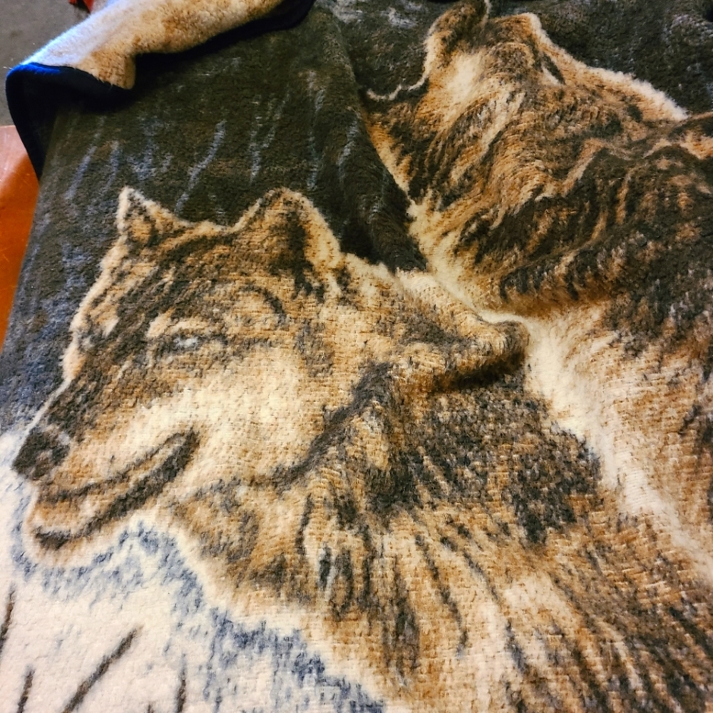 Wolf Throw blanket
